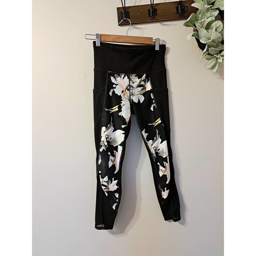 ATHLETA Black Bloosom Intuition Mesh Cropped Leggings Size Small - Picture 2 of 5